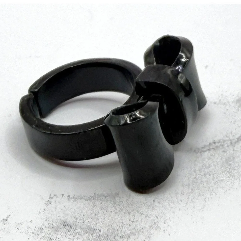 Black Acrylic Bow Ring Glossy Statement‎ Bow Adjustable Size 6.5-6.75
